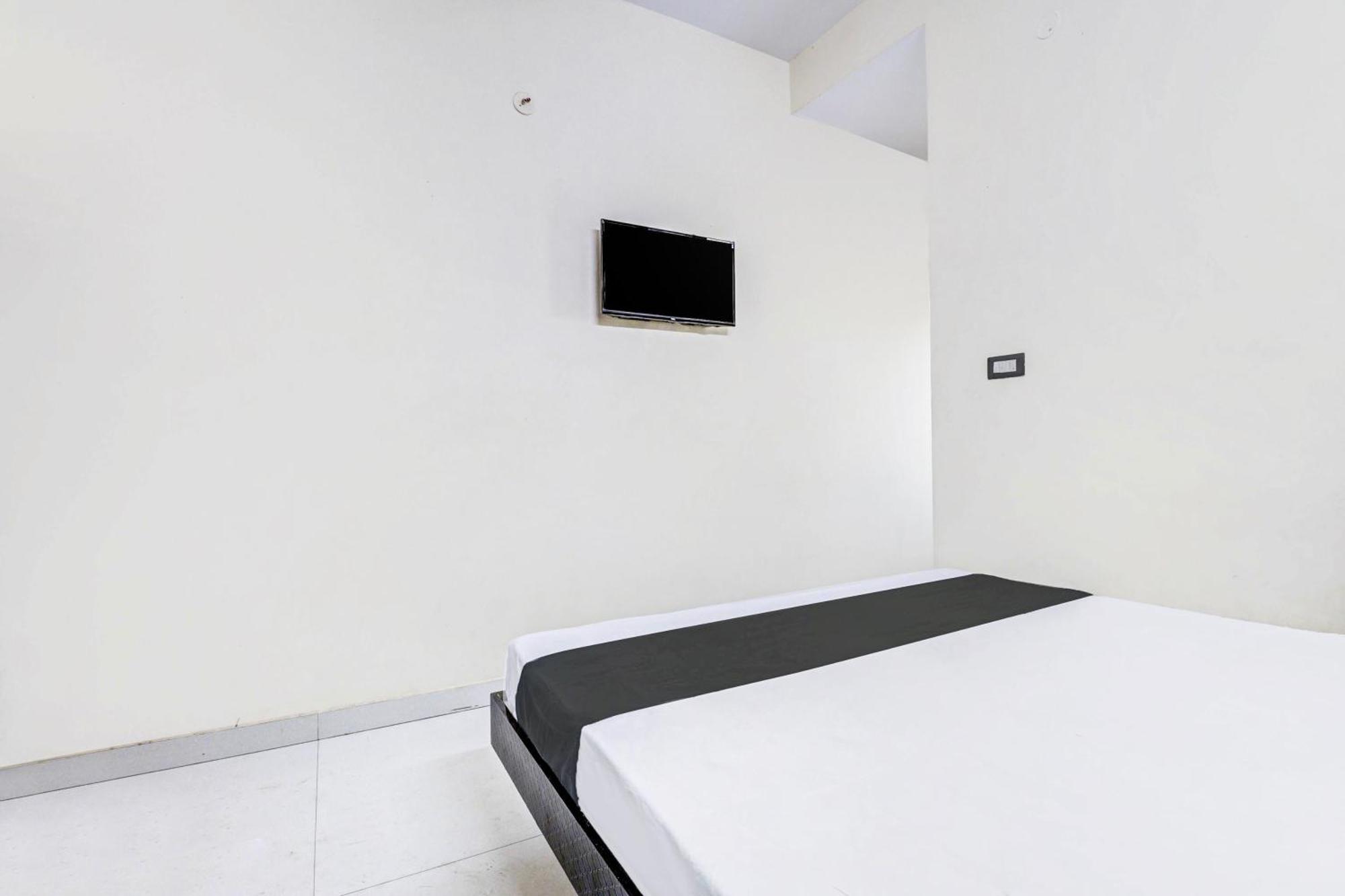 Hotel O Lakshmi Deluxe Lodge Tumkur Exterior photo