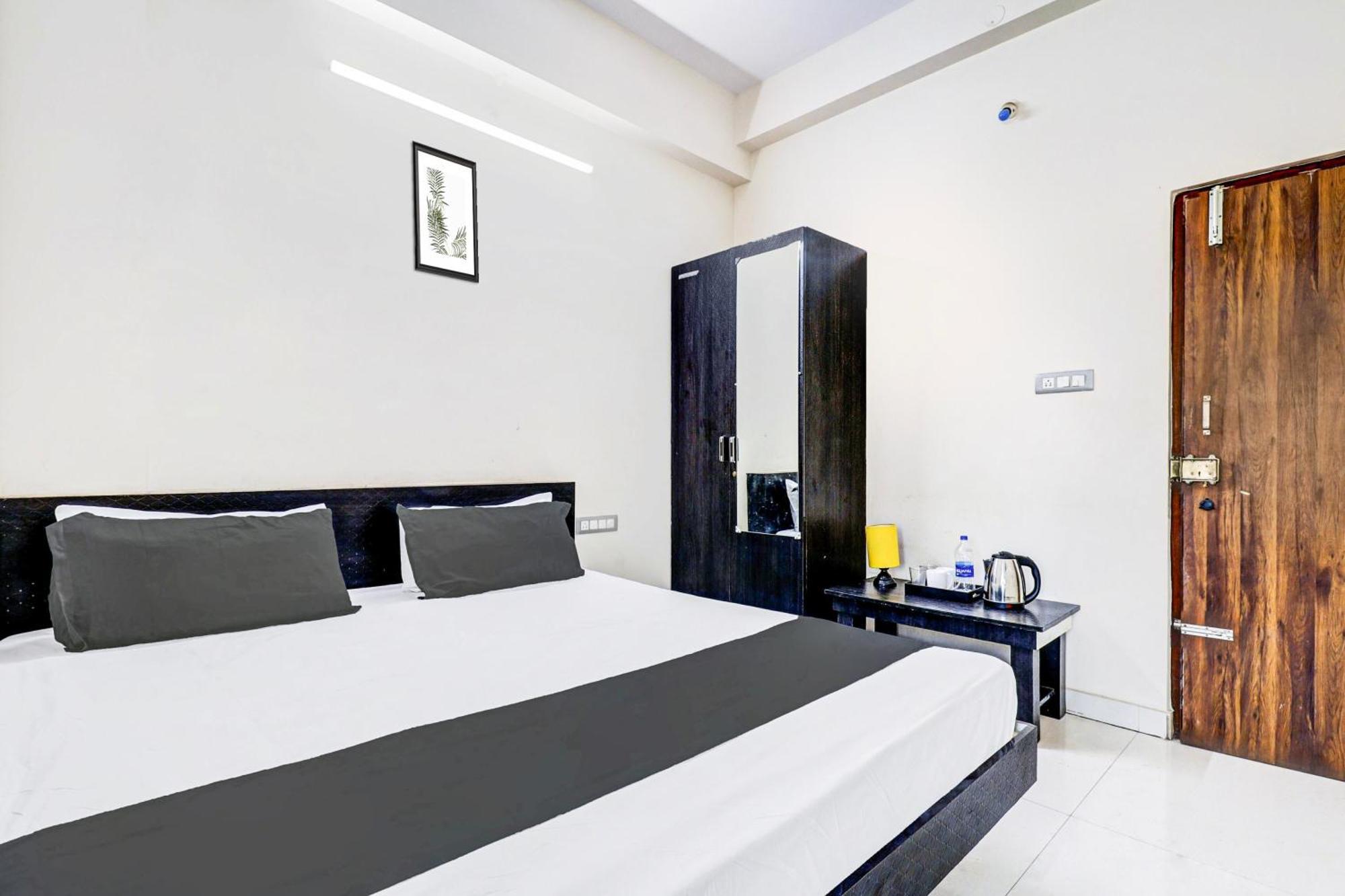 Hotel O Lakshmi Deluxe Lodge Tumkur Exterior photo