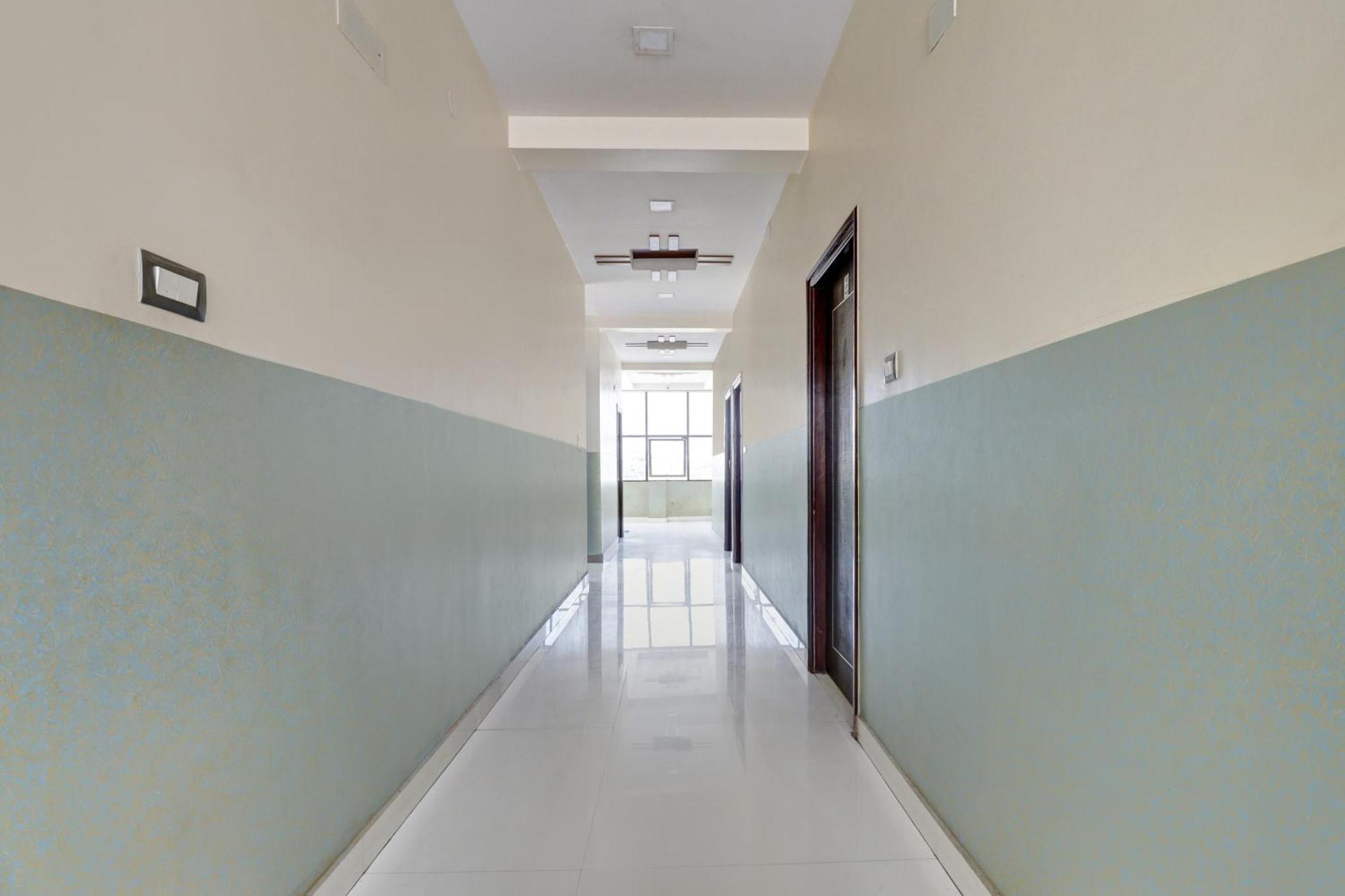Hotel O Lakshmi Deluxe Lodge Tumkur Exterior photo